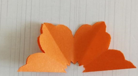 剪单剪纸,可以做幼儿园手工作业的六瓣花剪纸,有教程