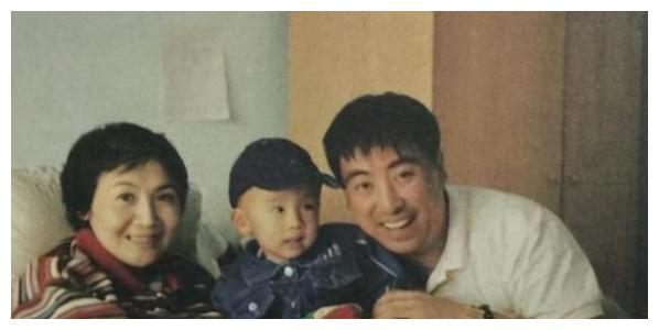 她刚拿影后就查出癌症,为生子拒绝化疗离世,陈道明在其葬礼大哭休闲区蓝鸢梦想 - Www.slyday.coM 她刚拿影后就查出癌症,为生子拒绝化疗离世,陈道明在其葬礼大哭休闲区蓝鸢梦想 - Www.slyday.coM