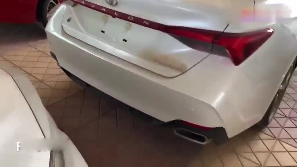 2020款丰田亚洲龙入库实拍