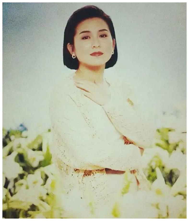被誉为"情歌天后"的陈淑桦,40岁退出歌坛,这些年怎么样了?