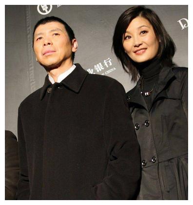 1999年冯小刚为了徐帆和张娣离婚时隔21年如今张娣怎么样了
