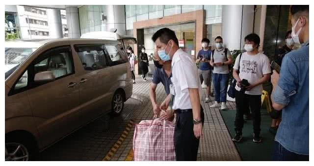 赌王何鸿燊病逝，各房太太争产受关注，险成为五太的她才是大赢家