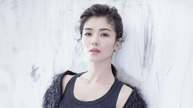 袁泉赵薇再上热搜:有野心的女人,都是狠角色