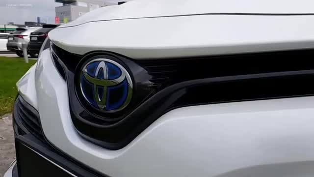 高清实拍丰田凯美瑞顶配版，近距离了解后我放弃了本田雅阁