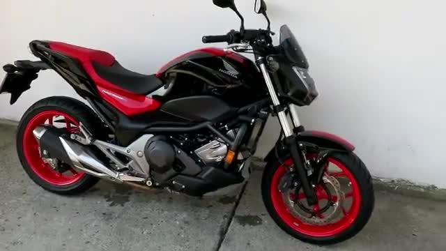 没有离合，给油就走，实拍本田自动挡摩托NC750S！