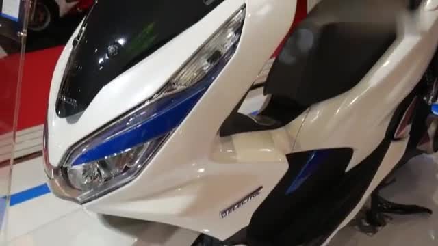 实拍本田PCX电动踏板车，感觉如何？