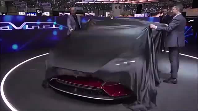 海外车展拍到一台很酷的跑车，你知道这是什么车吗？