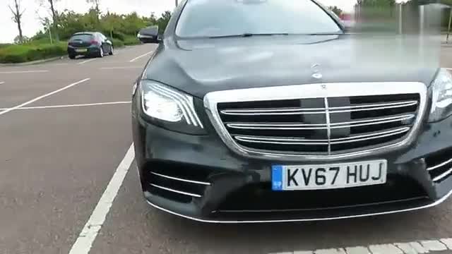 奔驰S350d海外版高清实拍,打开车门