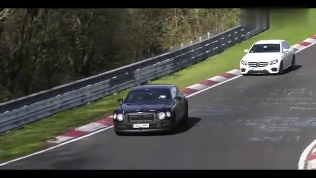 实拍新一代宾利飞驰纽北试车