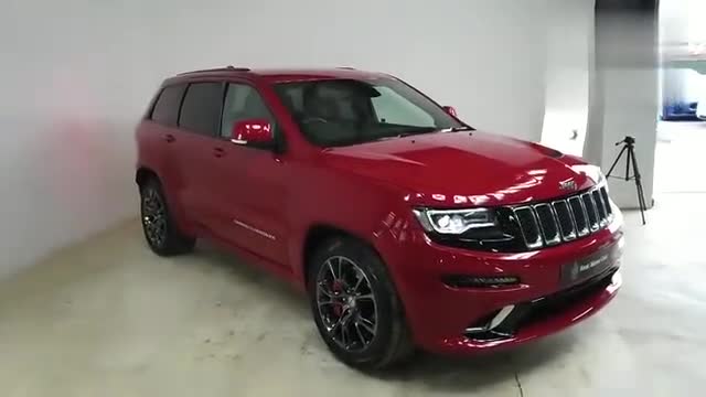 实拍JEEP大切诺基SRT，强壮霸气的身