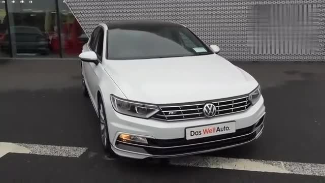 帅气动感，实拍海外版大众帕萨特2.