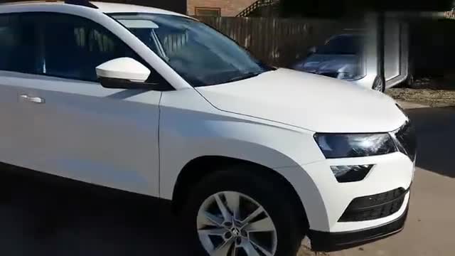 帅帅的有质感，实拍白色斯柯达柯