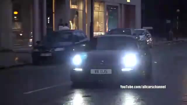 实拍超跑车身线条欣赏时尚的车