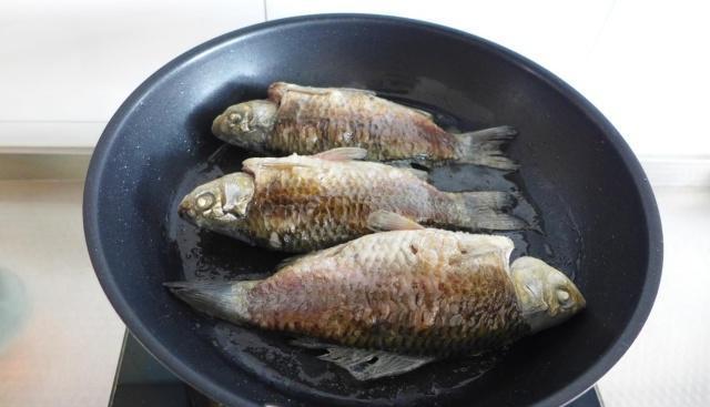 妈妈经常喝这汤,美容养颜抗衰老,肌肤水嫩光滑,50岁像20多岁