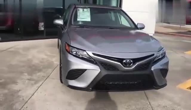 丰田凯美瑞实拍，看了惊艳的外观