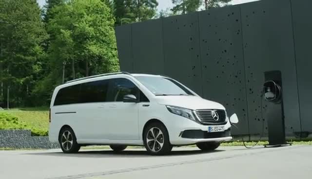 豪华纯电MPV新款奔驰EQV闪亮登场