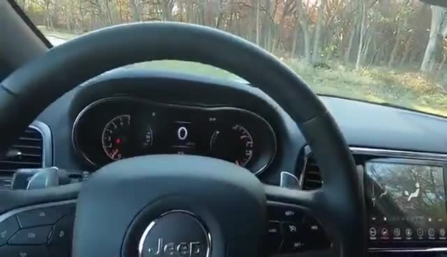 仪表盘展示，全新吉普GrandCherokee