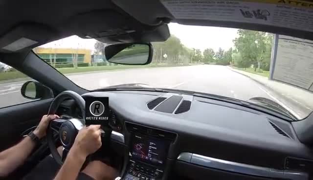 全新一代保时捷911拥有这样的性能绝对是超出色的