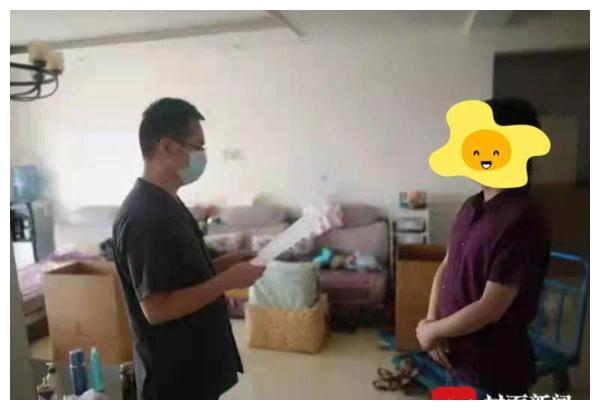 拒不配合法院腾退案涉房屋 四川成都一男子被罚款1000元休闲区蓝鸢梦想 - Www.slyday.coM 拒不配合法院腾退案涉房屋 四川成都一男子被罚款1000元休闲区蓝鸢梦想 - Www.slyday.coM