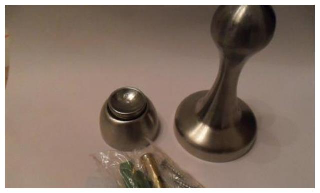 门吸安装位置不正确起不到固定作用还可能存在安全隐患