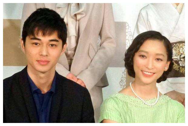 三谷 幸喜 妻 写真 古畑任三郎が復活 三谷幸喜 小説 一瞬の過ち 1 朝日新聞デジタル