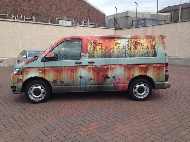 男子将刚买的新车弄的破旧不堪,知道他的用意人们竟然疯狂点赞!休闲区蓝鸢梦想 - Www.slyday.coM 男子将刚买的新车弄的破旧不堪,知道他的用意人们竟然疯狂点赞!休闲区蓝鸢梦想 - Www.slyday.coM