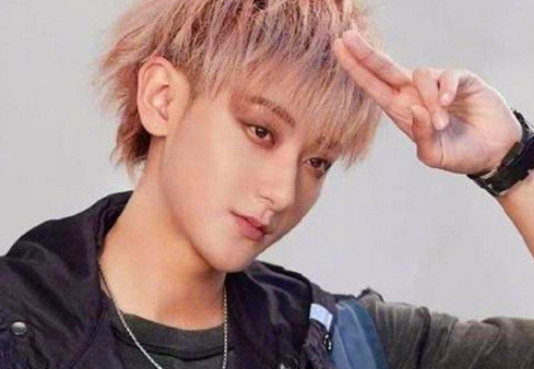 黄子韬salute什么梗黄子韬为什么总是喜欢发salute