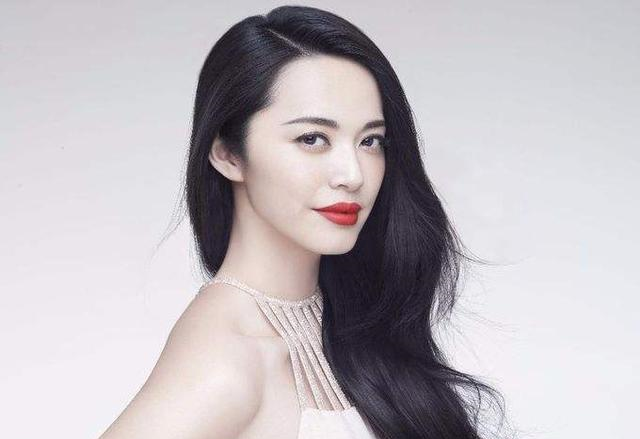 袁泉赵薇再上热搜:有野心的女人,都是狠角色