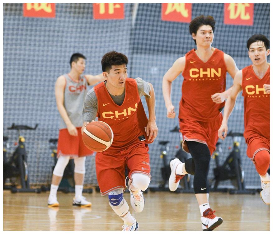 不到10天将迎战日本男篮杜锋还没想好怎么选胡明轩或与他竞争