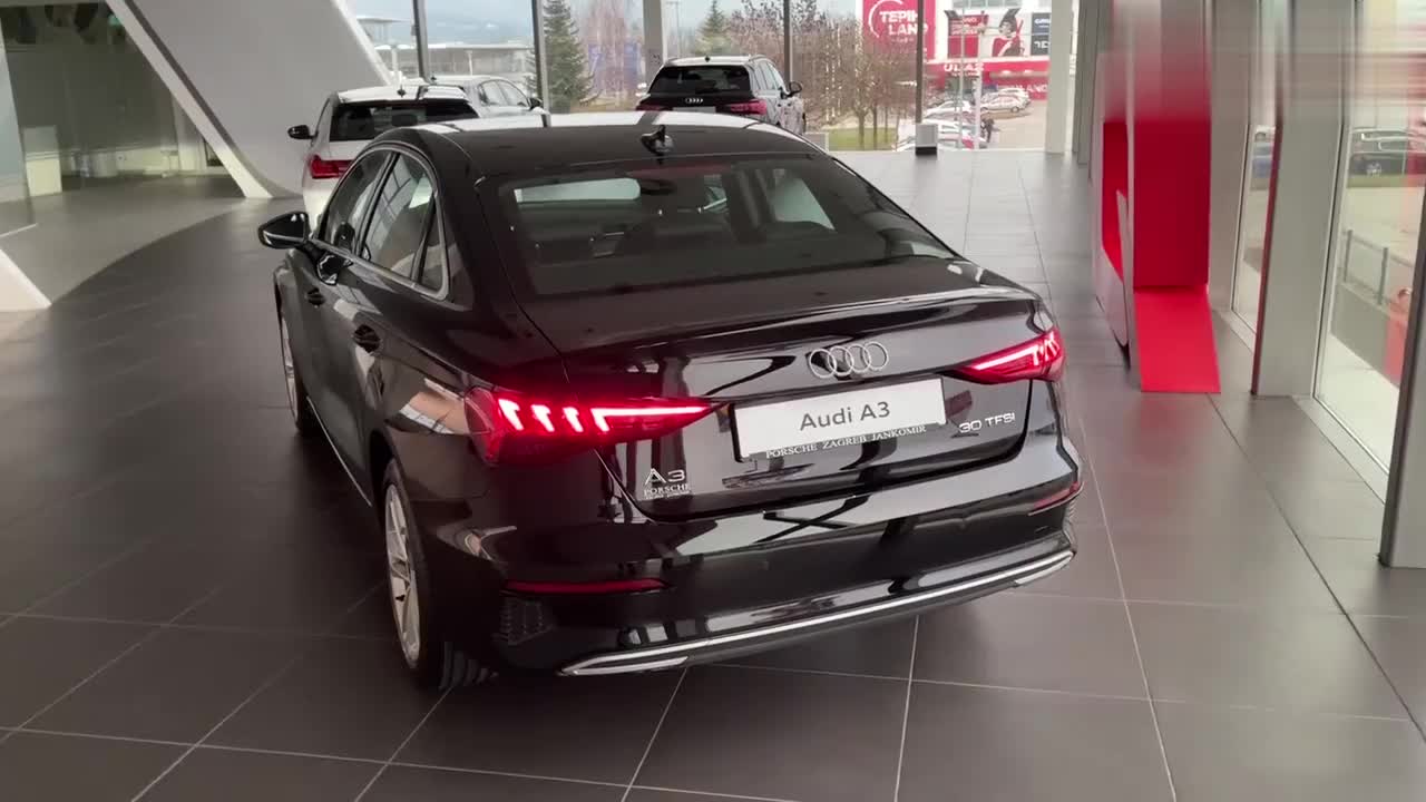 实拍2021款三厢奥迪A3，内饰也太漂亮了，还配19寸轮毂！