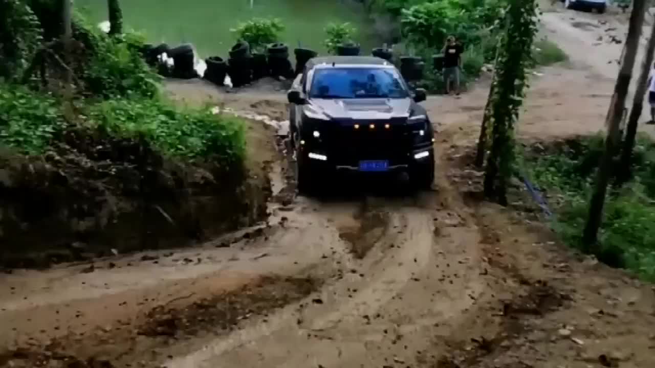 实拍福特猛禽也不过如此本以为一把能上去的