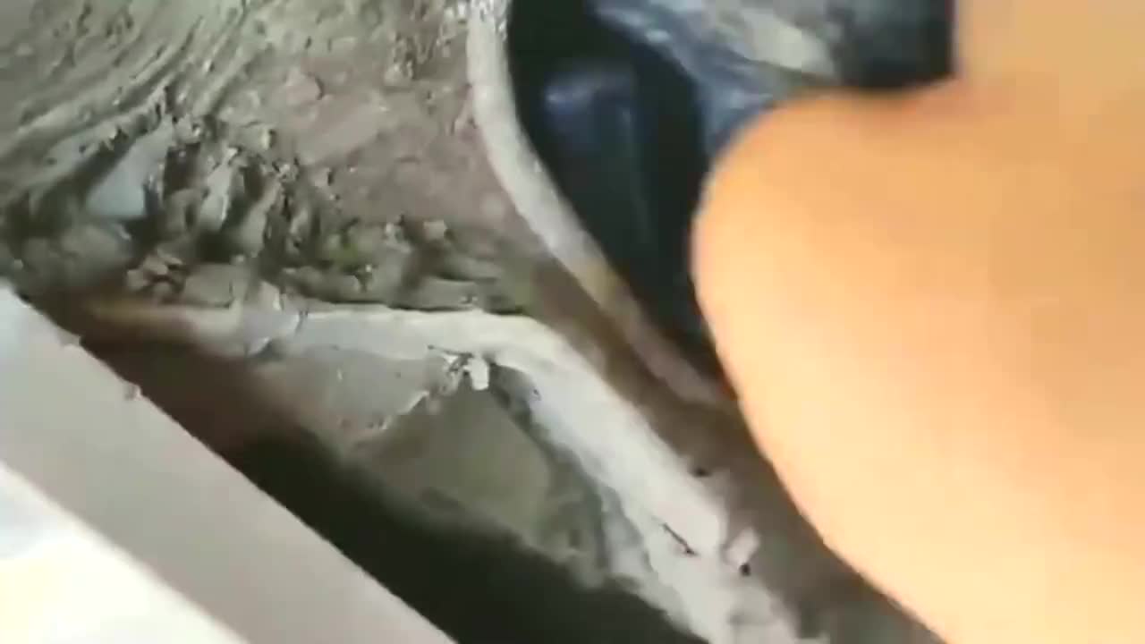 实拍花十万买的二手车回来后发现这个地方不对撬开后把我高兴坏了