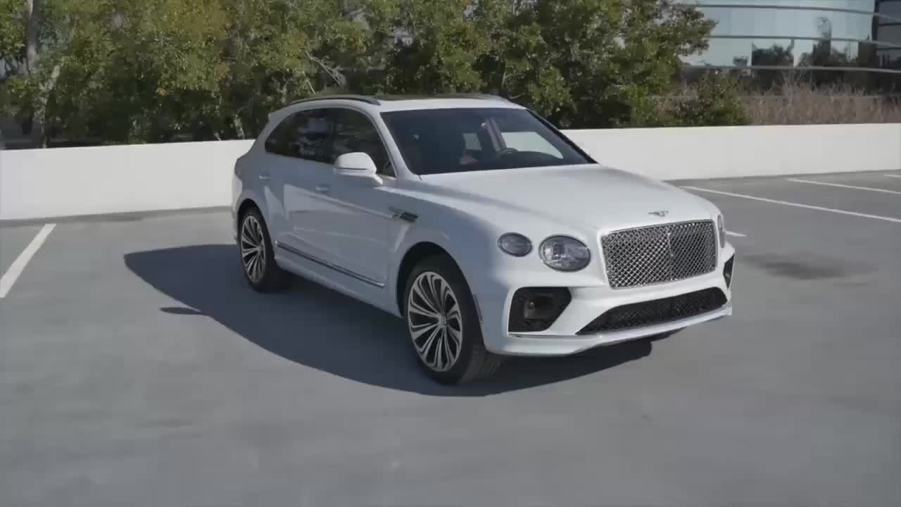 2021款宾利添越实车展示太漂亮了开车上路后买不买自己定