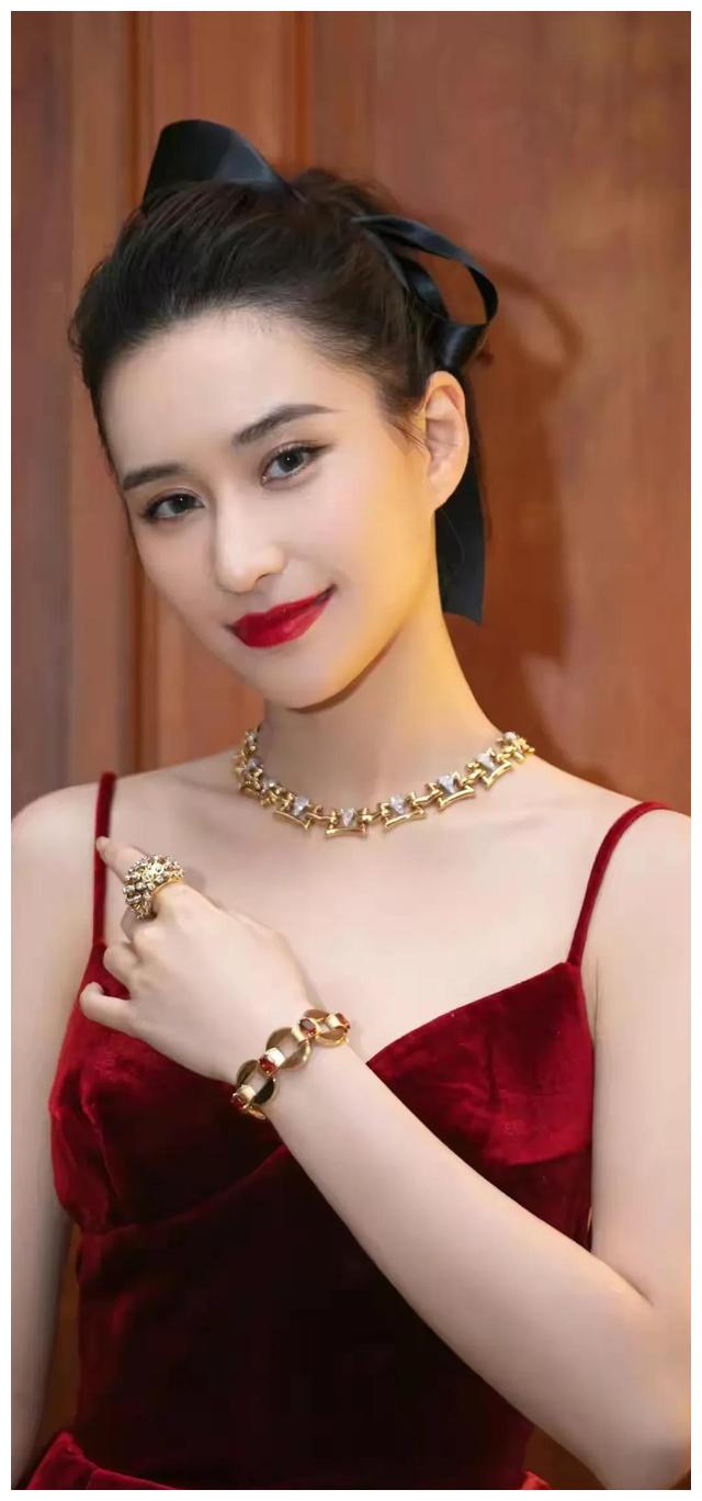 何超莲超高清无水印壁纸