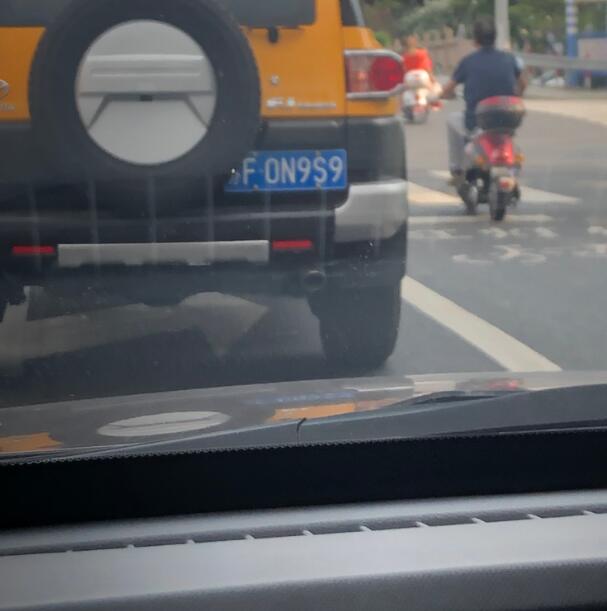 南通通州区街头实拍丰田FJ，橙色外观回头率百分百！