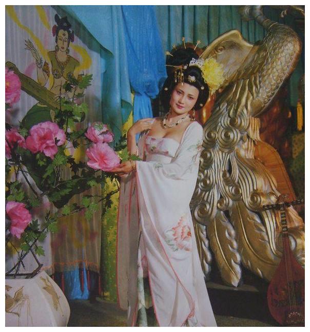 "最美杨贵妃"林芳兵:为饰演杨贵妃增肥50斤,今55岁气质犹存