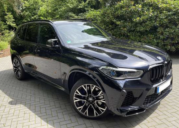 全新宝马x5 m实拍图曝光 搭4.4t v8发动机