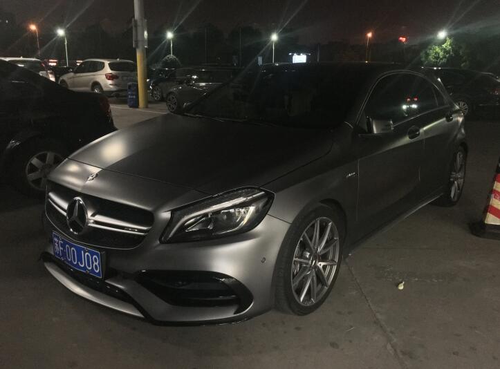 南通中南城实拍奔驰A45 AMG，车牌