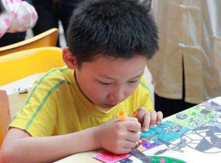 小孩子最喜欢的三种颜色,其实每一种都代表一种性格