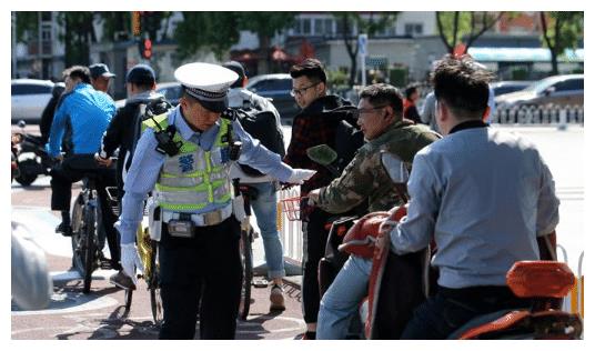 电动车“路权”将回归?一刀切管理成历史,车主:早该如此!