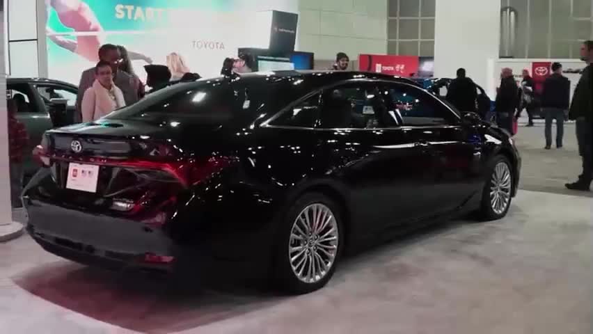 2020款丰田亚洲龙Hybrid版，外观和内饰实拍