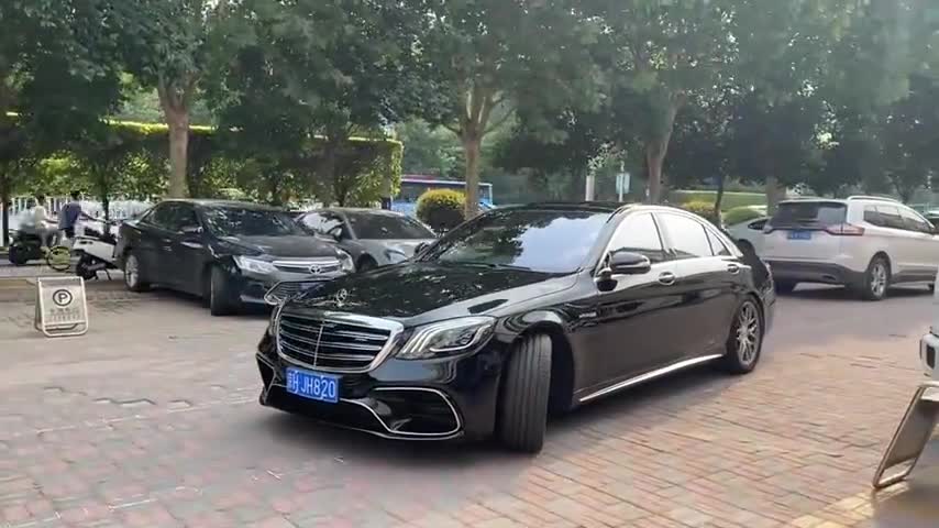 奔驰s63amg,奔驰cls63 amg 奔驰s63amg的气场实在是太强大了吧