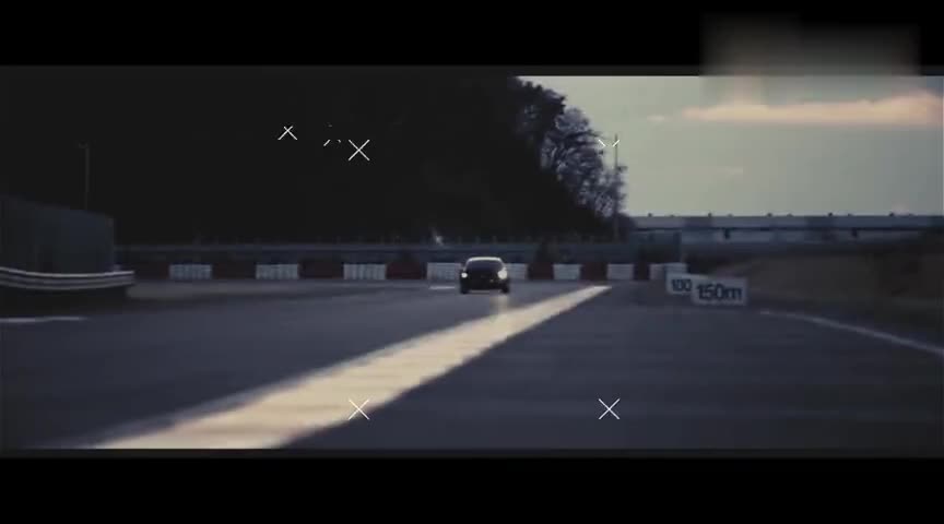 座椅包裹性很好，配加热和通风功能，实拍新款锐程CC空间和动力