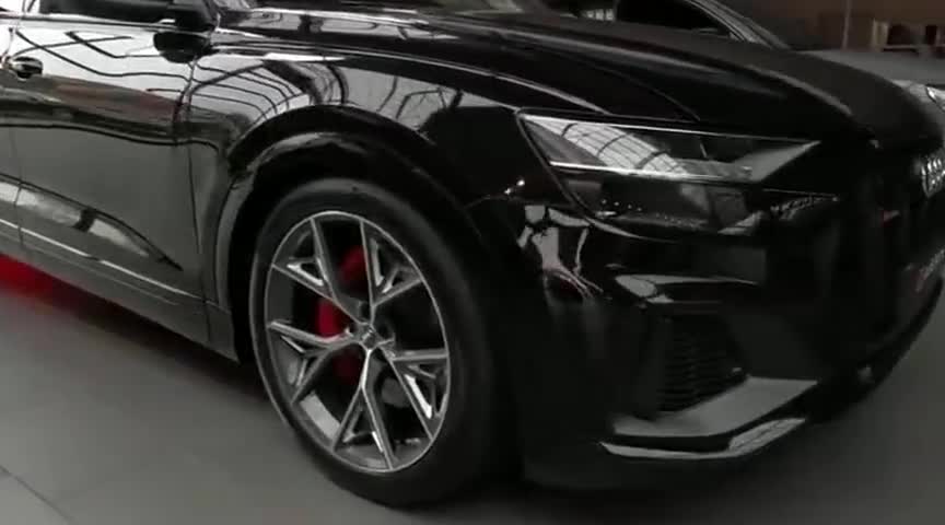 新款奥迪SQ8外观内饰的展示，看着很是入迷