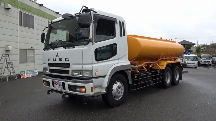 三菱洒水卡车,一次能装10吨水