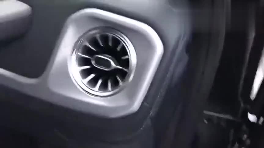 高清实拍2021款奔驰G63