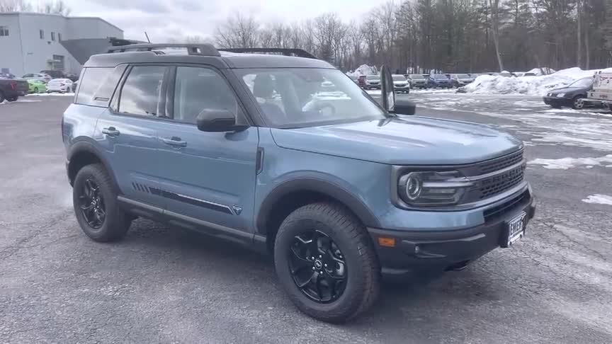 2021款福特Bronco实车展示，这颜值和内饰，给个不等的理由