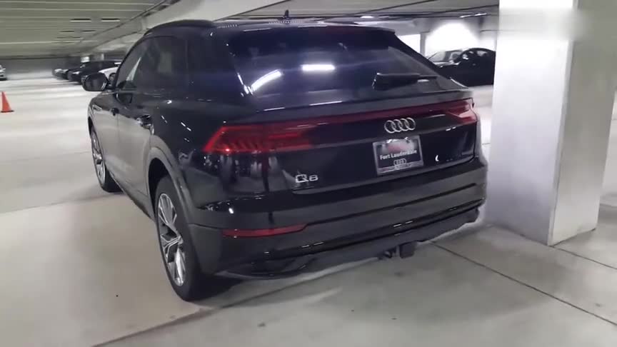 2021款奥迪Q8抢先实拍