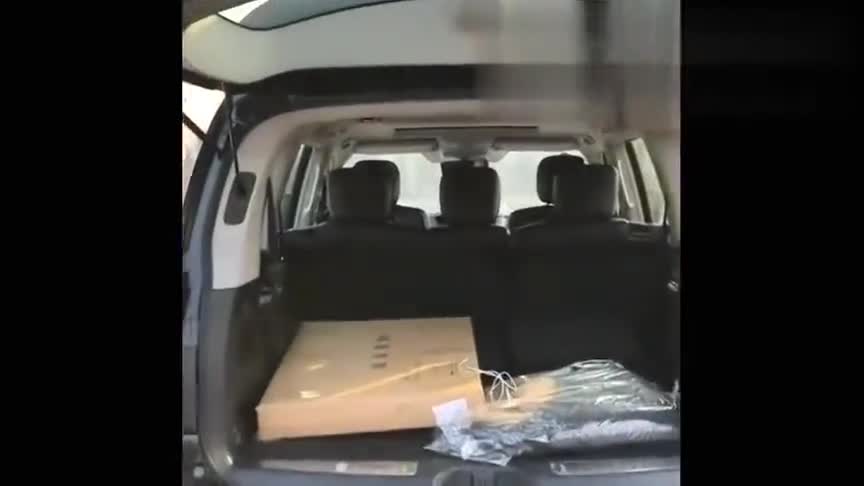 途乐Y62这电尾门太有科技感了，有种超跑的感觉，你觉得呢