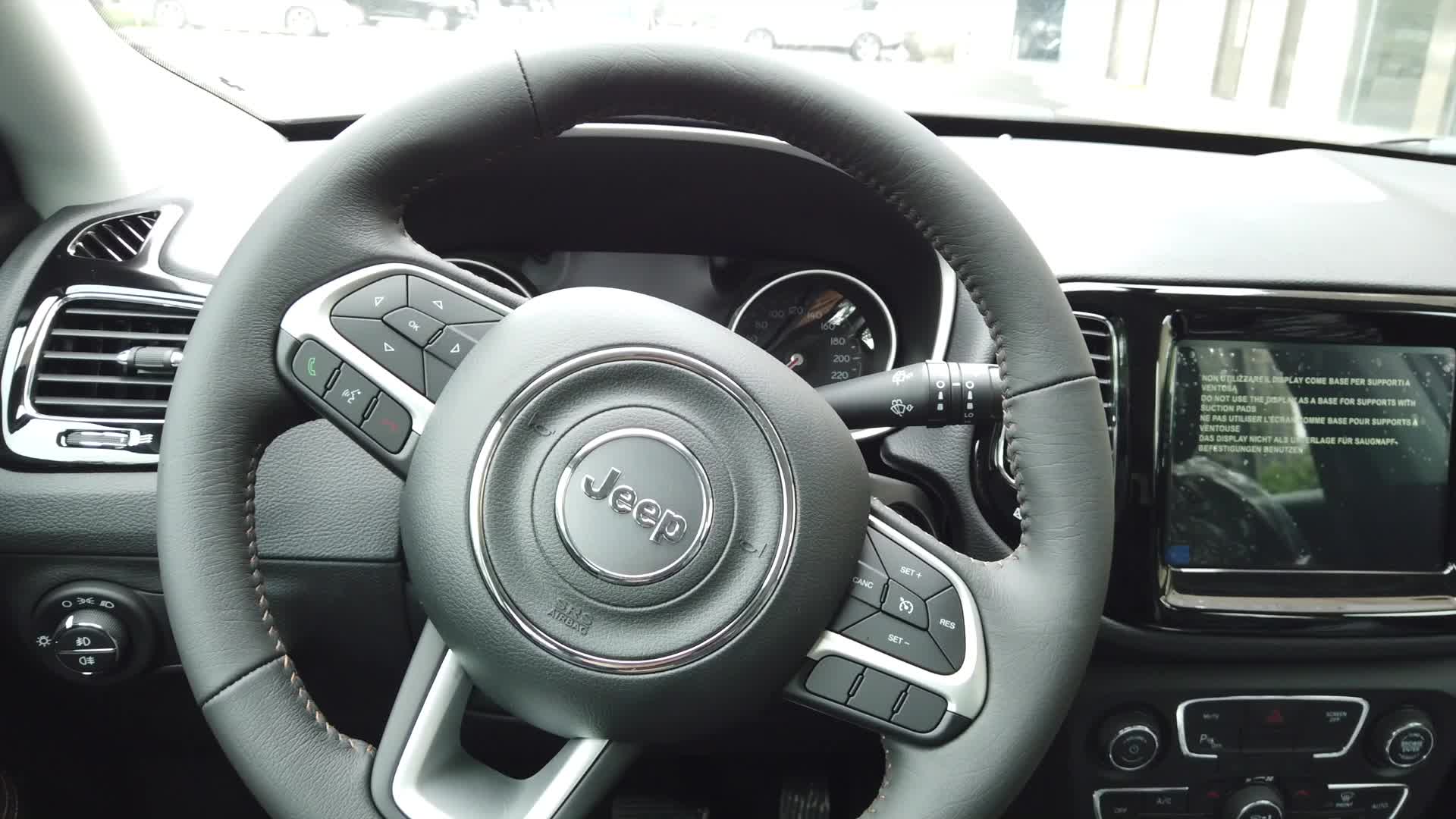 第一人称实拍 JEEP指南者有多“硬”？看它的座椅就就知道了